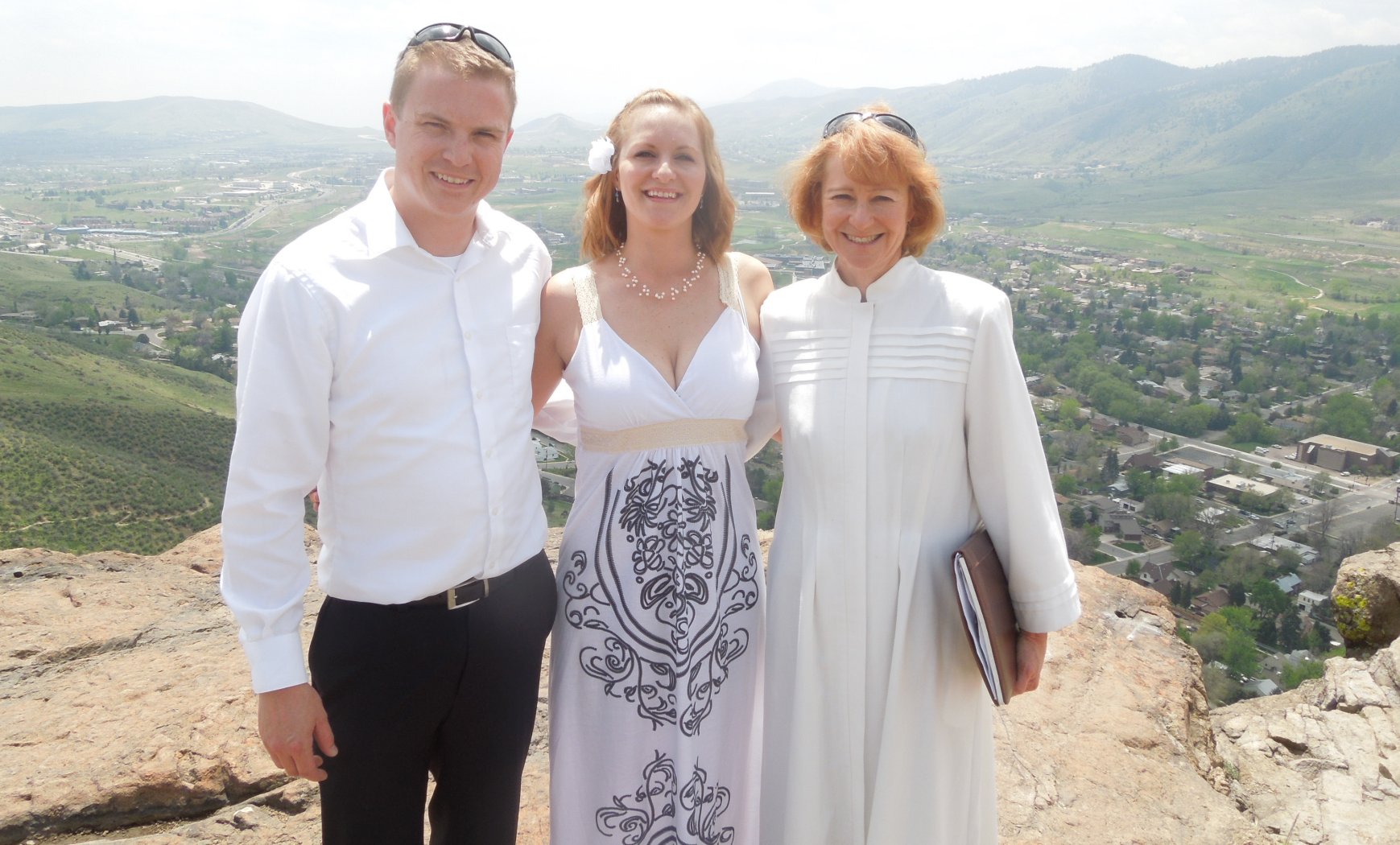 Outdoor Wedding Officiant Karen Mohr